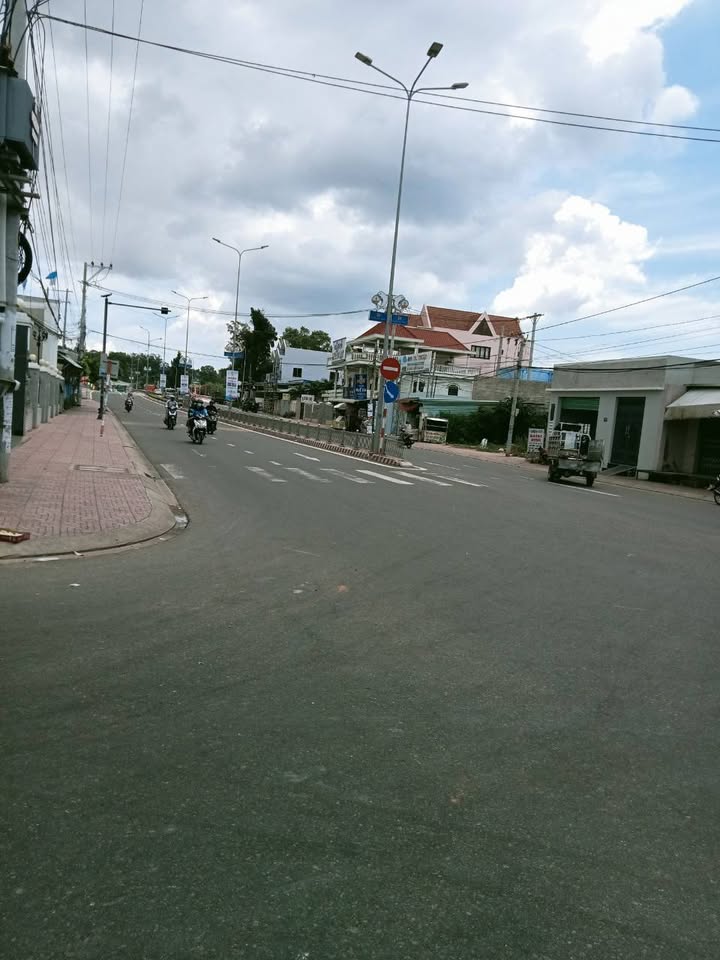 Nhà mặt tiền kinh doanh Nguyễn Thông 156m² giá 2.79 tỷ - View sông tuyệt đẹp!