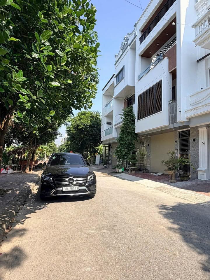 Nhà 3.5 tầng mới xây tại Khu đô thị Nam Đầm Vạc Vĩnh Yên 88m² giá 5 tỷ - Sổ đỏ chính chủ!