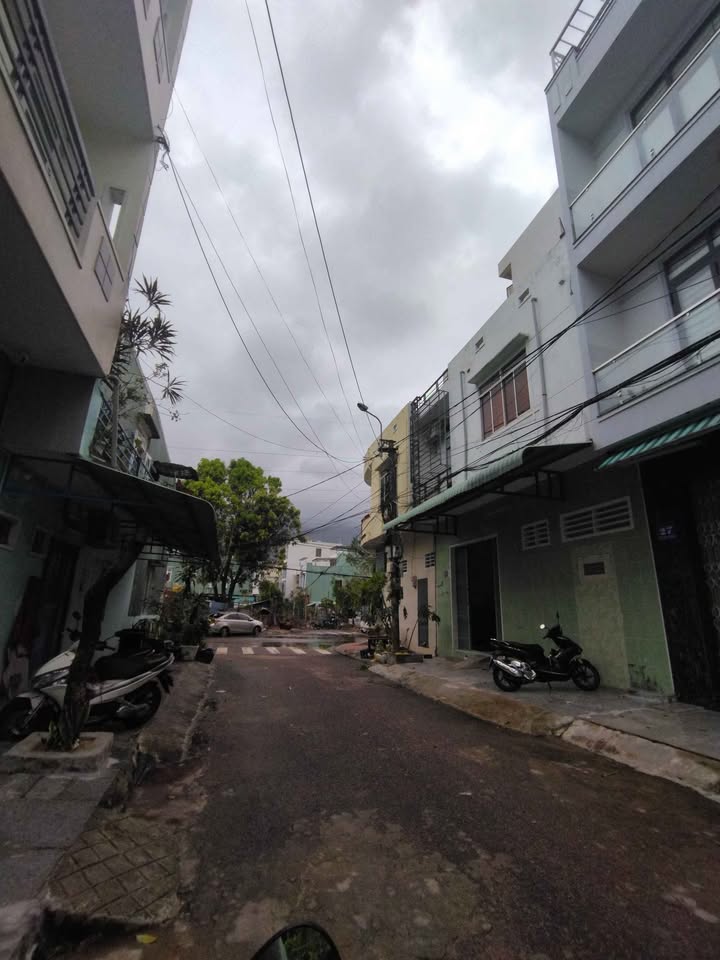 Nhà mặt tiền Hoàng Văn Thụ, Quy Nhơn 75m² giá 4 tỷ - Kinh doanh thuận lợi!