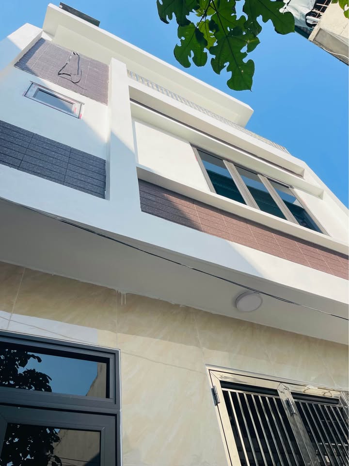 Nhà 3 tầng Phú Khánh - Thái Bình 40m² giá 1.6 tỷ - Ngõ thoáng rộng, tiện nghi đầy đủ!