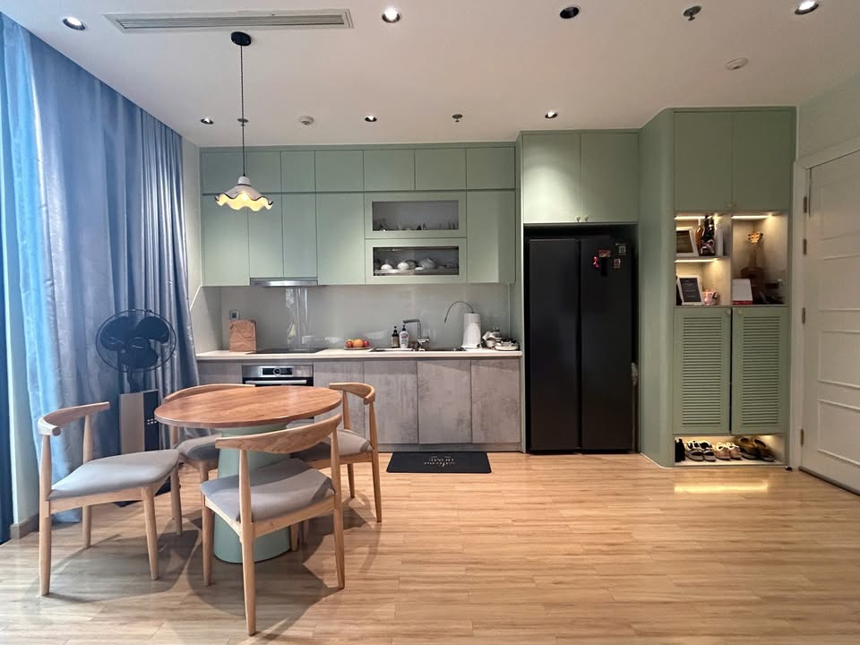 Căn hộ Vinhomes Golden River Quận 1 69m² giá 14.2 tỷ - View xéo sông tuyệt đẹp!