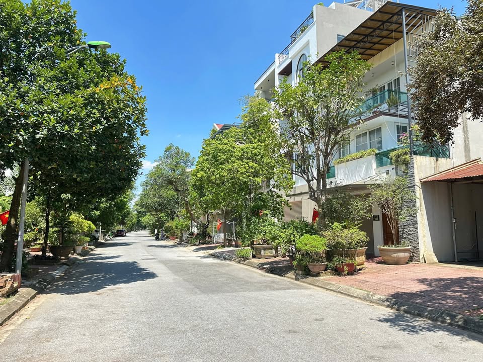 Bán đất biệt thự Khu A Nam Đầm Bạc Vĩnh Yên 213m² - Giá chỉ 6.847 tỷ!