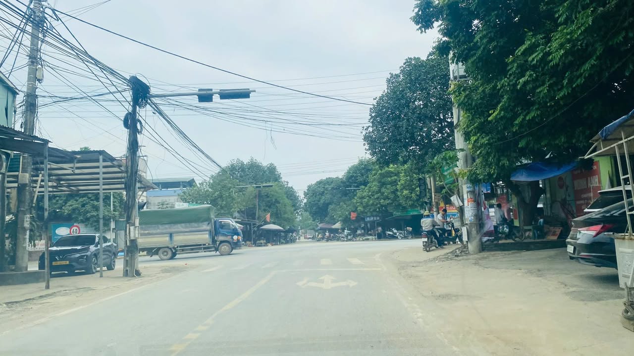 Đất thổ cư Tiến Xuân 75m² giá 2 tỷ - Gần ga Metro 05, thuận tiện đi lại!