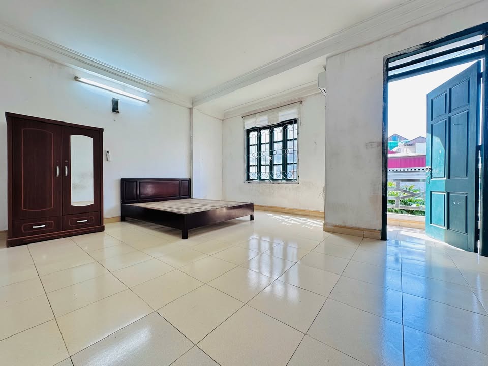 Nhà cho thuê Ngõ 254 Minh Khai 30m² giá chỉ 2.7 triệu - Tiện nghi đầy đủ!