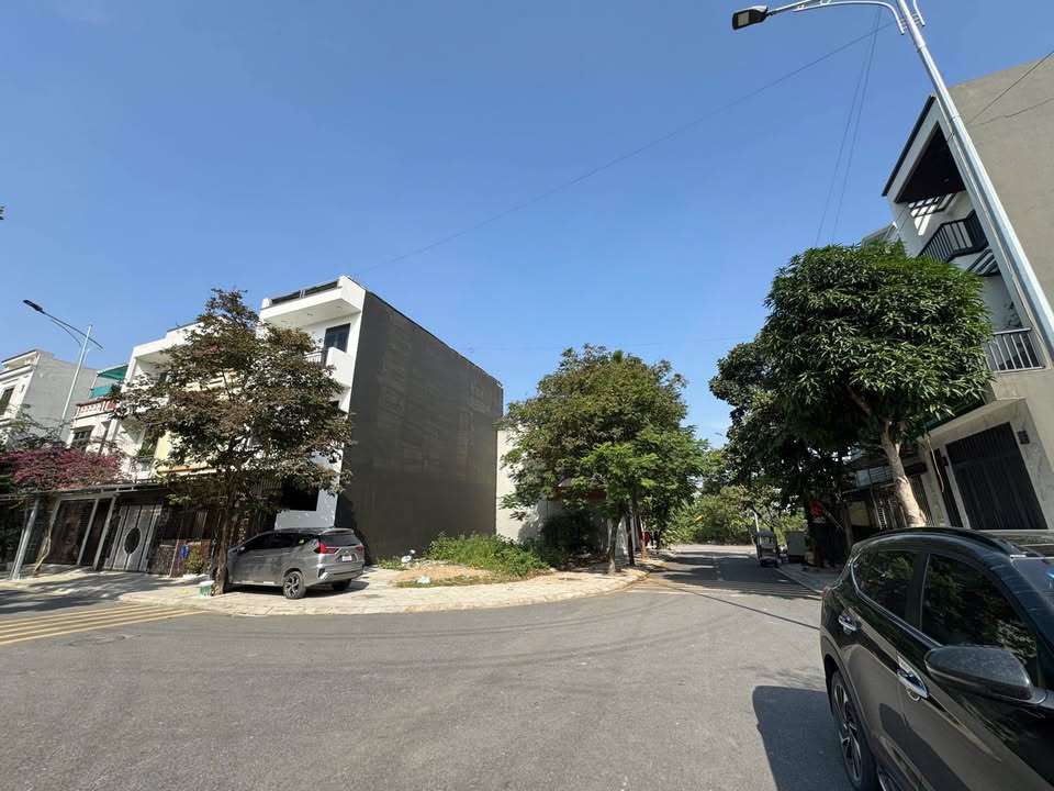 Đất nền mặt đường Trịnh Đình Cửu, Châu Sơn, Phủ Lý 179,8m² - Lô góc, giá thỏa thuận hấp dẫn!