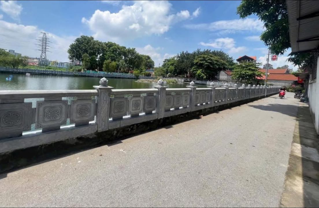 Nhà đẹp Từ Sơn 117m² giá 4.1 tỷ - Ô tô tránh 3 mặt tiền