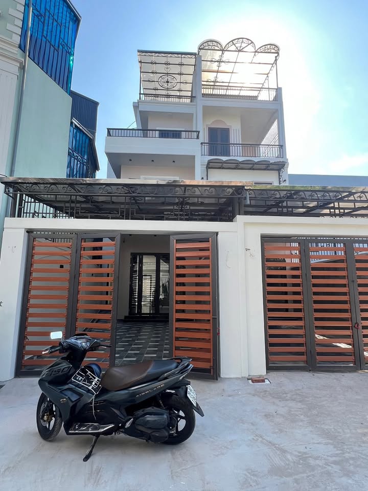 Nhà 3,5 tầng Lộc Vượng 93m² giá 3.75 tỷ - Thiết kế hiện đại, ô tô vào tận nơi!
