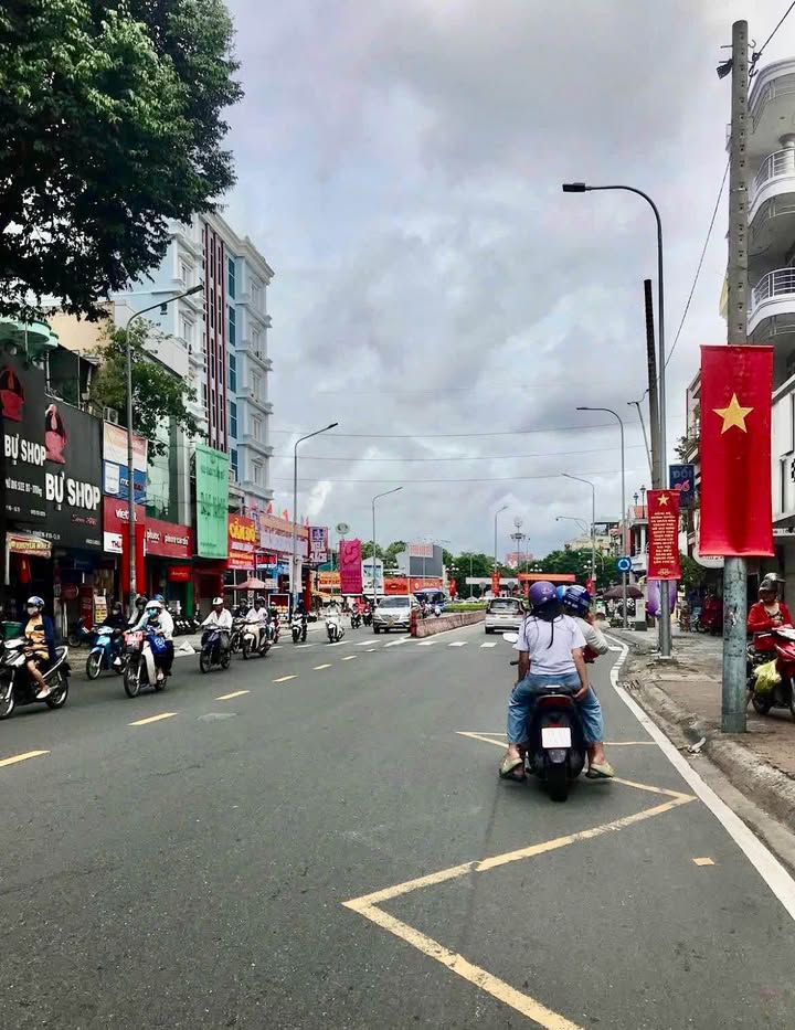 Nhà mặt tiền Ông Ích Khiêm, Q11, 50m² giá thỏa thuận - Cơ hội kinh doanh tuyệt vời!