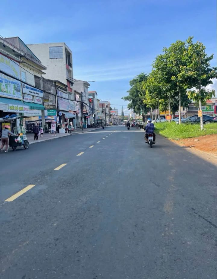 Nhà 2 Mặt Tiền Đường Phan Bội Châu Bảo Lộc 240m² giá 32 tỷ - Đầu tư sinh lời ngay!