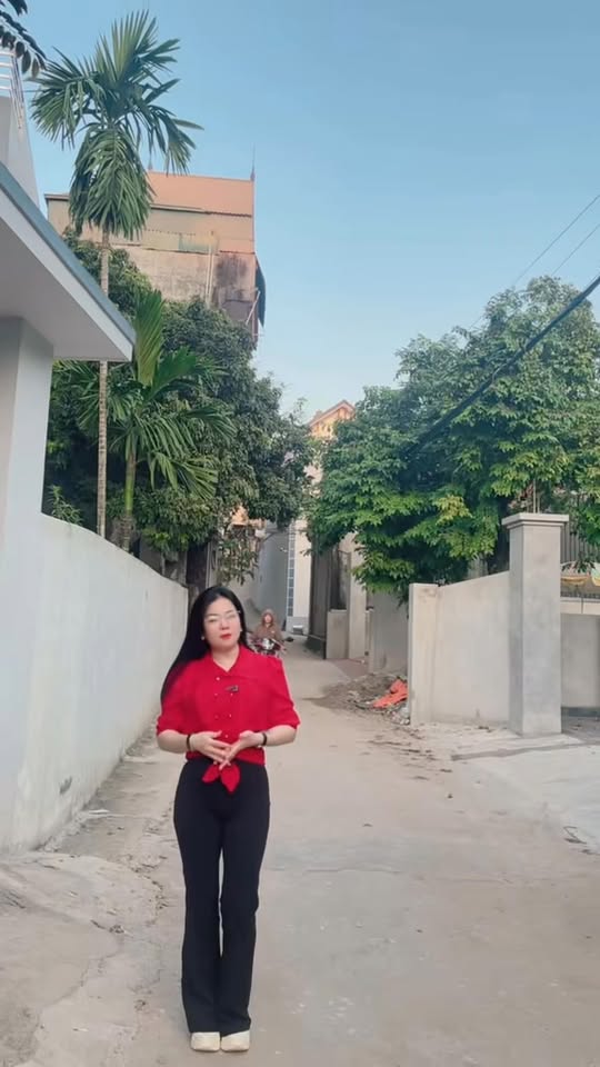 Đất nền Phụng Châu, Chương Mỹ 71m² giá 2 tỷ - Sổ hồng chính chủ, vị trí đắc địa!