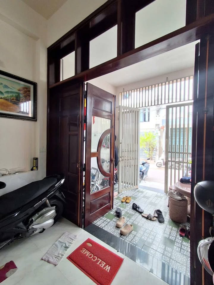 Nhà phố mặt tiền Lý Thường Kiệt, Quy Nhơn 77m² giá 7 tỷ - Vị trí đắc địa gần biển!