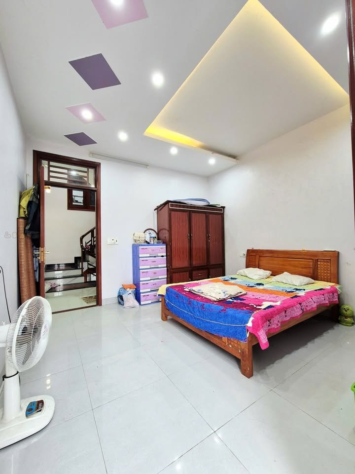 Nhà phố Trần Bình Trọng, P Đông Sơn, 45m² - Khu dân cư sầm uất, gần trường học!