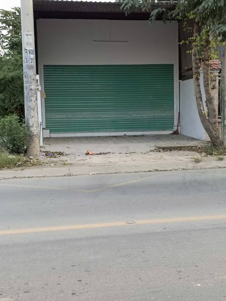 Nhà bán Hóc Môn 102m² giá 2.45 tỷ - Mặt tiền kinh doanh sầm uất