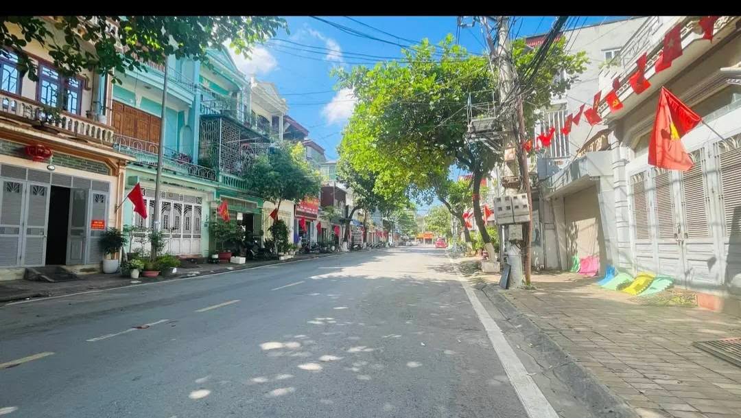 Nhà 3 tầng mặt đường Sở Giáo Dục Phường Tô Hiệu 60m² giá 2 tỷ - Cơ hội tuyệt vời cho gia đình!