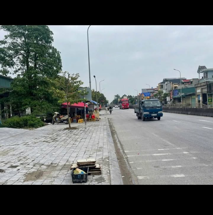 FrontHouse mặt tiền Quốc lộ 1A, Thị trấn Tân Phong, 100m² chỉ 2 tỷ - Cơ hội kinh doanh tuyệt vời!