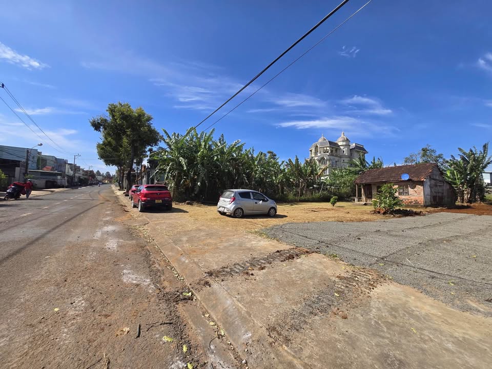 Cho thuê mặt bằng FrontHouse tại đường Âu Cơ, Pleiku - Diện tích 490m² giá chỉ 5 triệu/tháng!