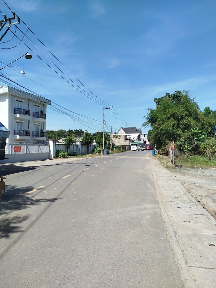 Nhà cấp 4 mặt tiền đường nhựa Tân Hiệp - 112m² giá 2 tỷ - Cơ hội đầu tư tuyệt vời!