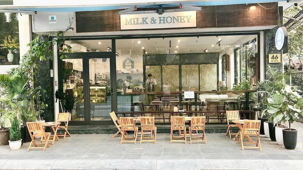 Cho thuê sàn tầng 1 đường Từ Hoa 55m² giá 25 triệu - Lô góc mặt phố sầm uất!