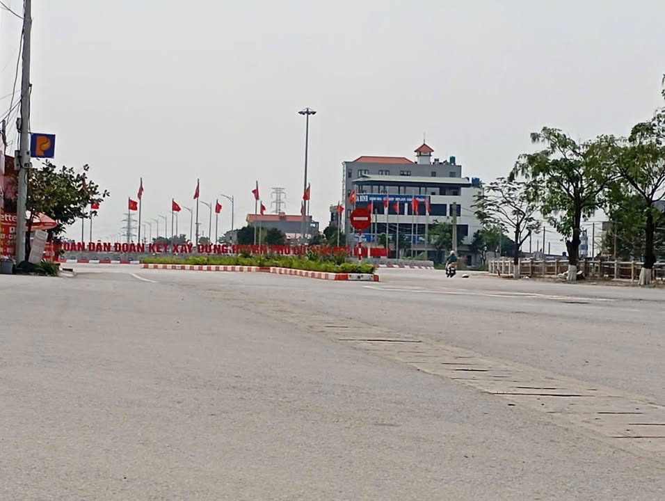 Đất nền Khu 4 Quán Bầu - 90.6m² sổ đỏ chính chủ, giá thỏa thuận - Tiềm năng kinh doanh tuyệt vời!