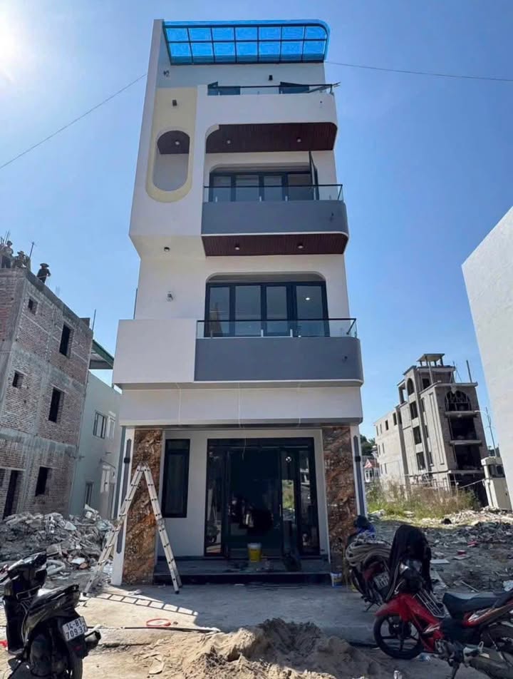 Nhà 4 tầng tại khu TĐC Hà Lầm, 65m² giá 6.3 tỷ - Đầy đủ nội thất cao cấp!