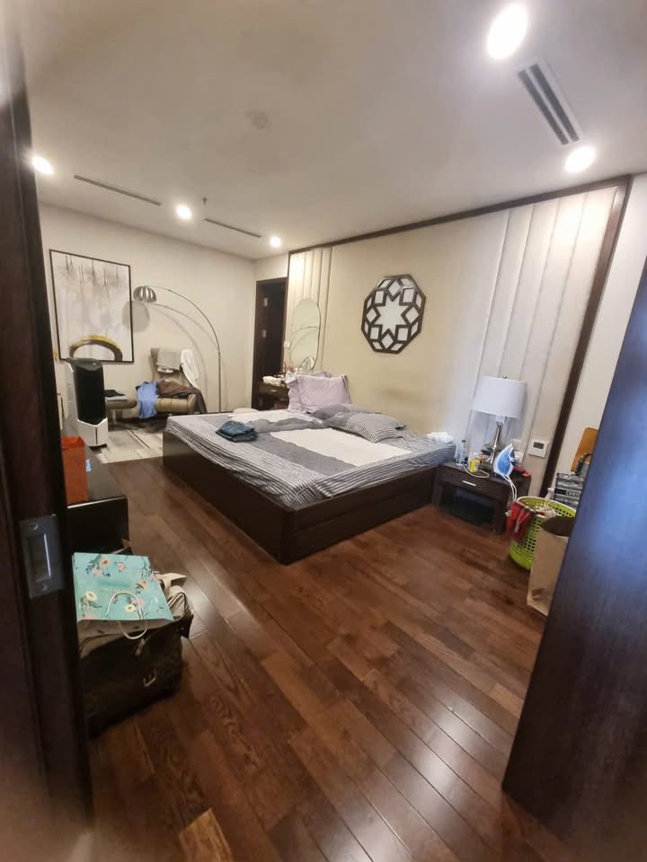 Chung cư Aqua Central Yên Phụ 120m² giá 32 triệu - Full nội thất, sẵn sàng vào ở!