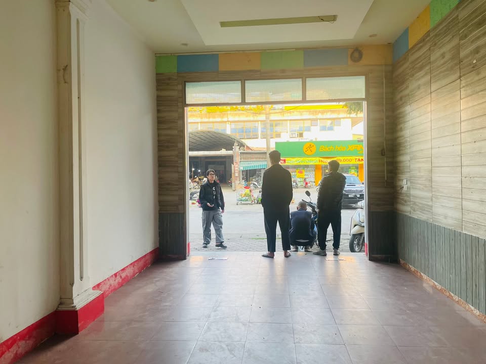 Nhà 3 tầng mặt tiền 8m tại Đông Thọ, Thanh Hóa - Kinh doanh đắc địa chỉ 12 tỷ