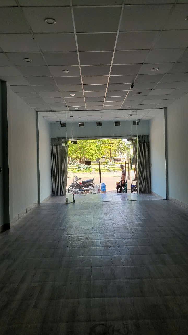 Cho thuê FrontHouse đường Võ Văn Kiệt 100m² giá 13 triệu - Vị trí kinh doanh đắc địa!