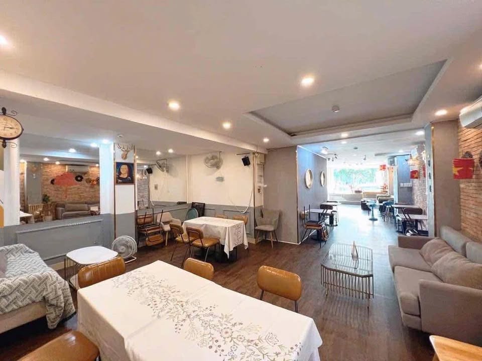 Mặt bằng kinh doanh mặt tiền Trường Sa - Phú Nhuận 110m² - Vị trí đắc địa cho mọi loại hình kinh doanh