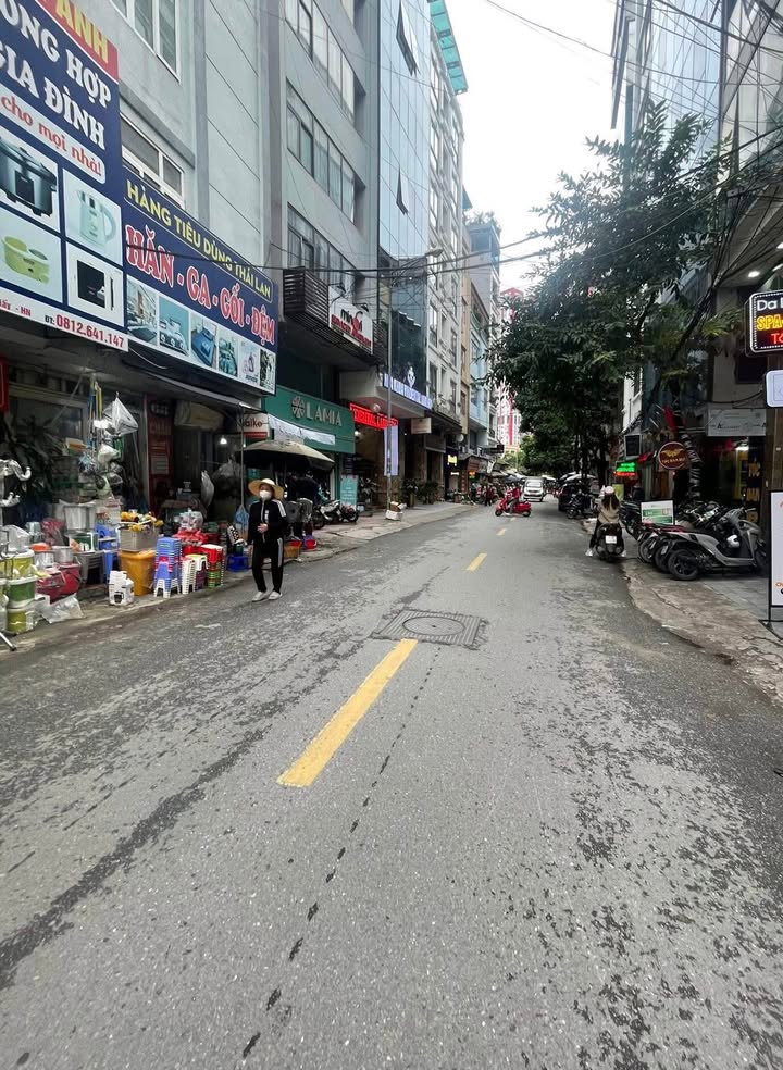 Khách sạn 8 tầng phố Trần Quốc Vượng 138m² giá 7.5 tỷ - Doanh thu 1.8 tỷ/năm!