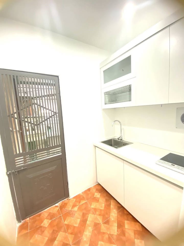 Căn hộ Tập thể F0 đường Giải Phóng 80m² giá 3.1 tỷ - Sổ đỏ chính chủ!