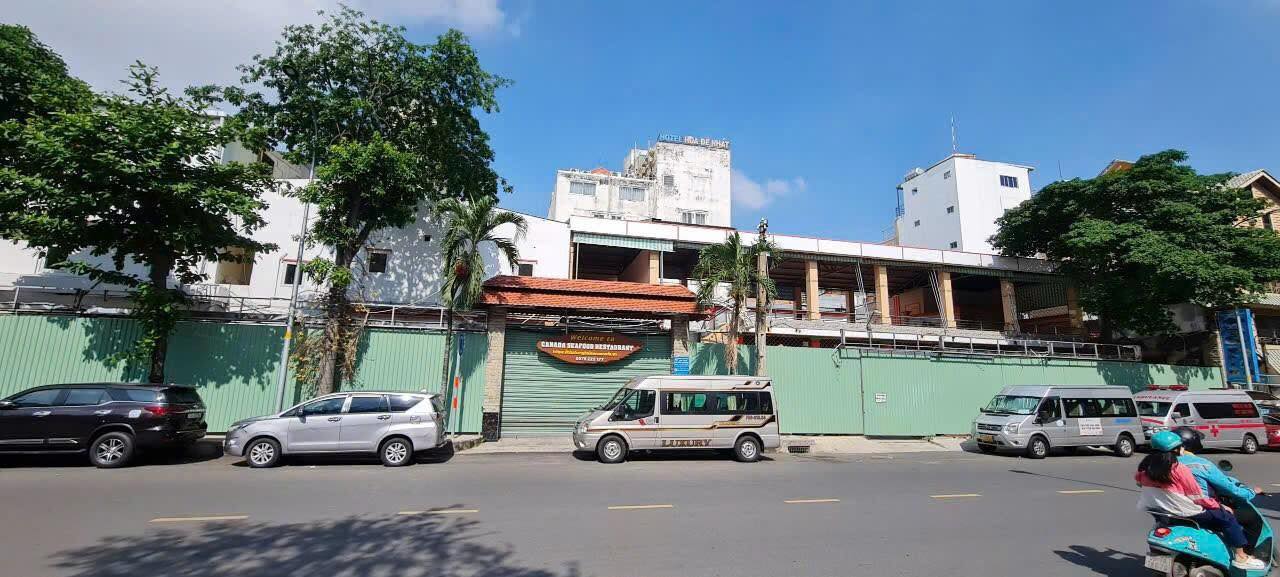 Cho thuê khối nhà mặt tiền đường Hoàng Việt, quận Tân Bình, diện tích 550m² - Mặt tiền kinh doanh lý tưởng!