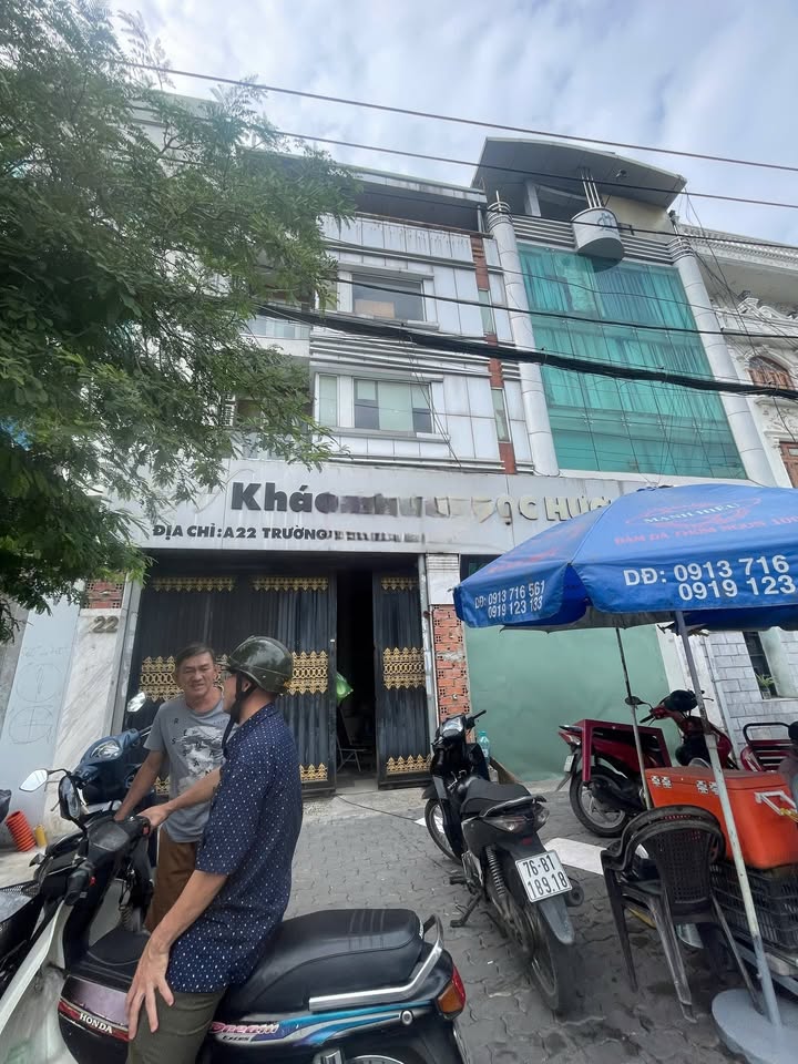 Nhà mặt tiền Trường Sơn Quận 10, diện tích 140m², giá 90 triệu/tháng - Thích hợp kinh doanh ngay!