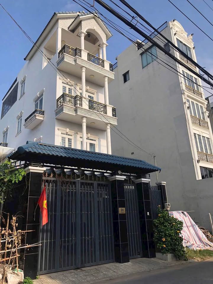 Nhà mặt tiền đường Số 4, P. Long Trường, Q. 9, 133m², giá 9 tỷ - Đầu tư sinh lời!