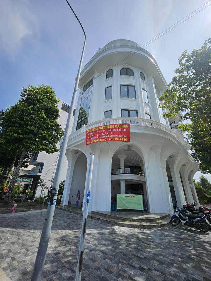 Shophouse cho thuê tại đường song hành, Tân An 180m² - Vị trí đắc địa cho kinh doanh!