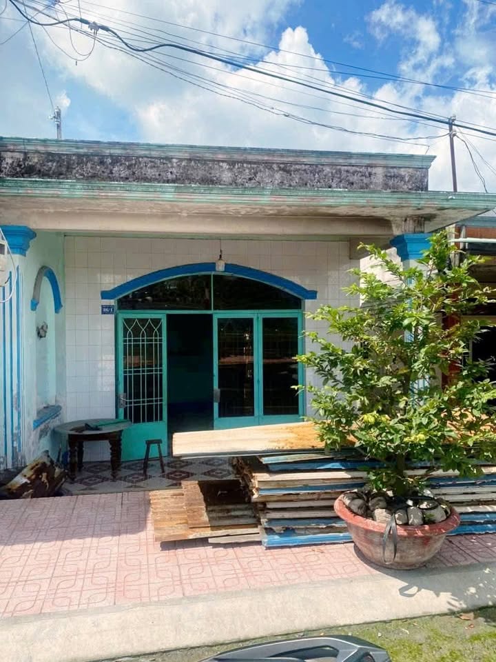 Nhà cấp 4 mặt tiền đường Bờ Kè An Thạnh, Bến Lức, 141m² giá 3.3 tỷ - Cơ hội đầu tư tuyệt vời!