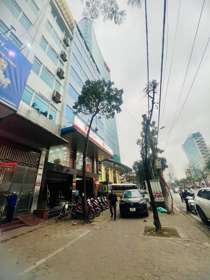 FrontHouse 10 tầng Hoàng Quốc Việt 240m² giá 165 tỷ - Mặt tiền bề thế, dòng tiền êm ái!