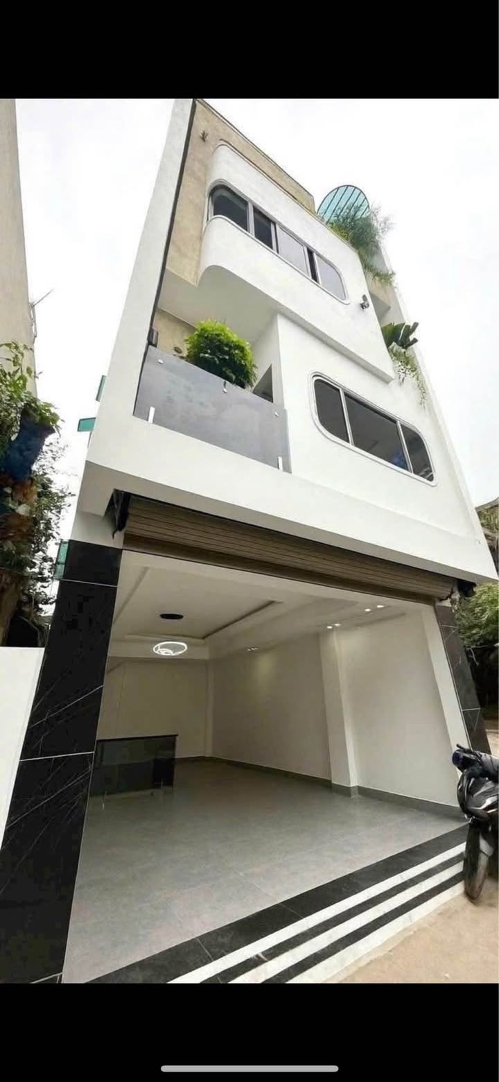 Nhà 4 tầng mặt đường Thanh Bình, Nam Định - Giá 3.6 tỷ, ô tô đỗ cửa!