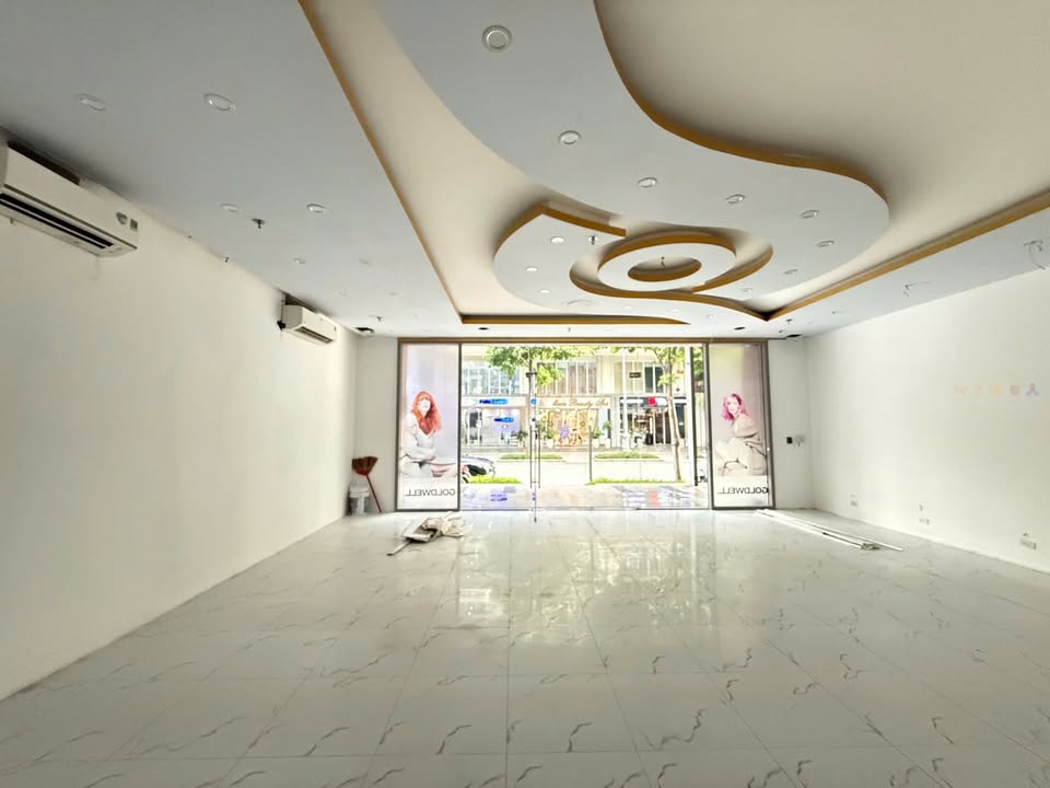 Cho thuê Shophouse Sarina Quận 2 250m² giá 100 triệu - Vị trí vàng Sala