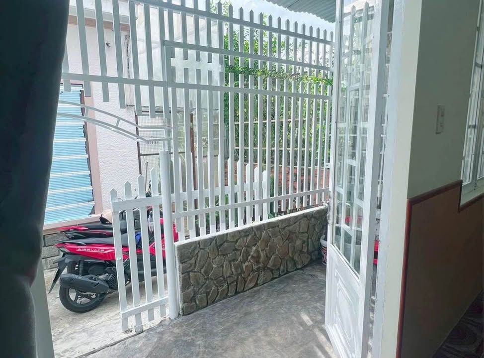 Nhà 75m² đường 3/4, Đà Lạt giá 2.2 tỷ - Khu dân cư an ninh, yên tĩnh!