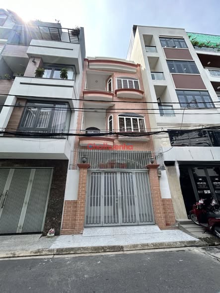 Nhà mặt tiền đường Nguyễn Minh Hoàng, Quận Tân Bình, 99m² - Giá chỉ 20 triệu/tháng!