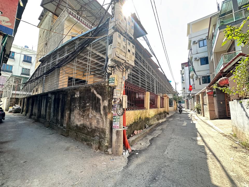 Nhà lô góc Tây Mỗ 40m² giá 8.1 tỷ - Thiết kế hiện đại, sổ hồng sẵn!