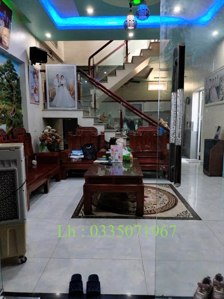 Nhà 3 tầng Nhân Hòa, Vĩnh Bảo 72m² giá 2.3 tỷ - Bán gấp!