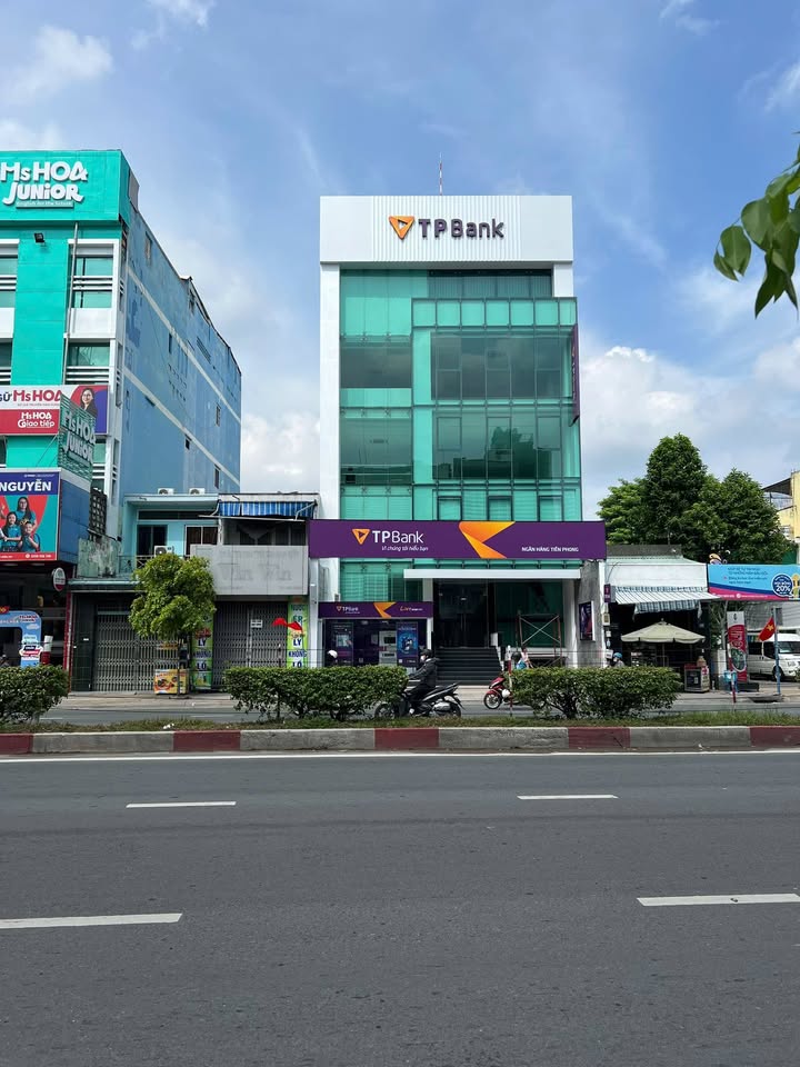 FrontHouse mặt tiền Cộng Hòa, Tân Bình - Diện tích 250m², giá 100 tỷ - Đầu tư sinh lời ngay!