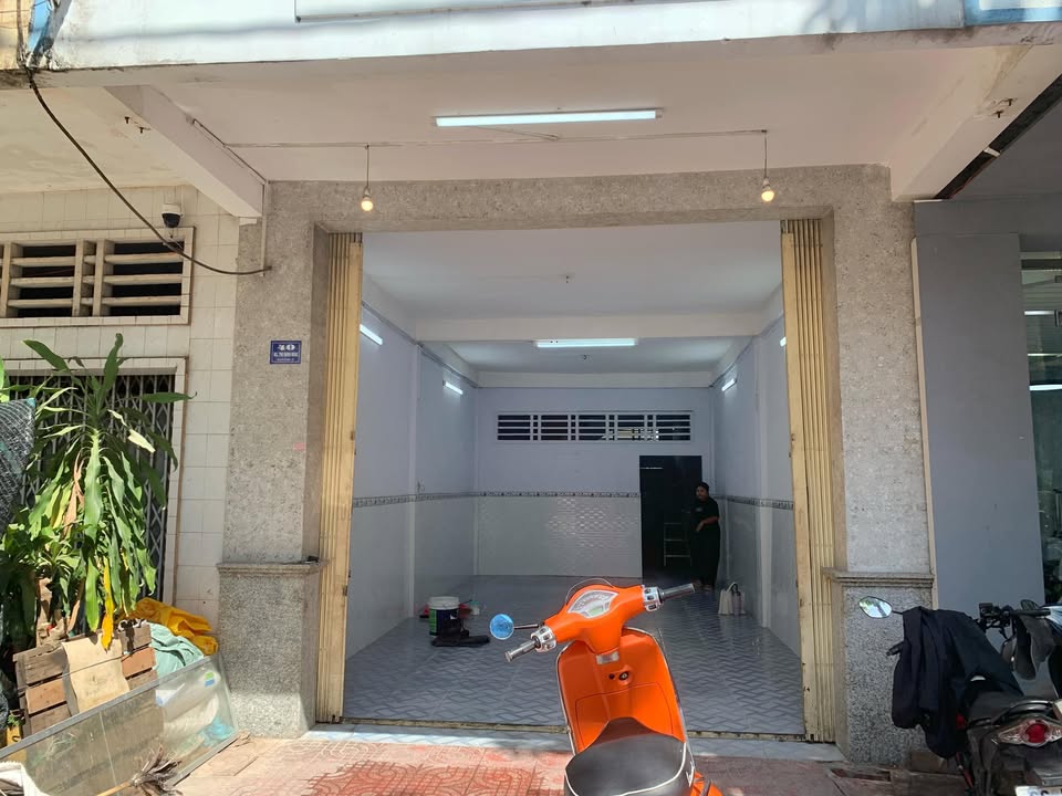 Nhà cho thuê mặt tiền Nguyễn Thị Minh Khai, Hồng Ngự - Diện tích rộng rãi, phù hợp kinh doanh!