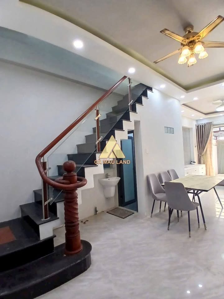 Nhà phố 3 tầng KĐT Licogi Cà Mau 60m² giá 2 tỷ - Thiết kế hiện đại, đầy đủ tiện nghi