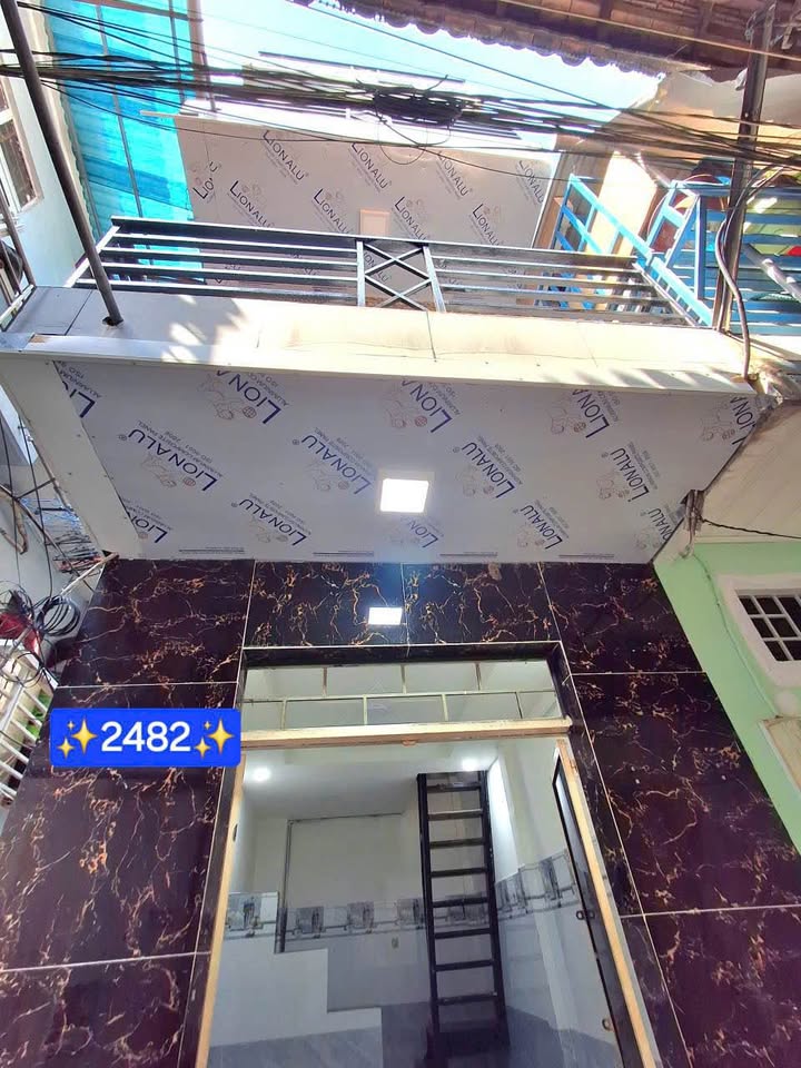 Nhà phố Âu Dương Lân, Quận 8, 16m² giá 2.15 tỷ - Sổ hồng chính chủ, thương lượng ngay!