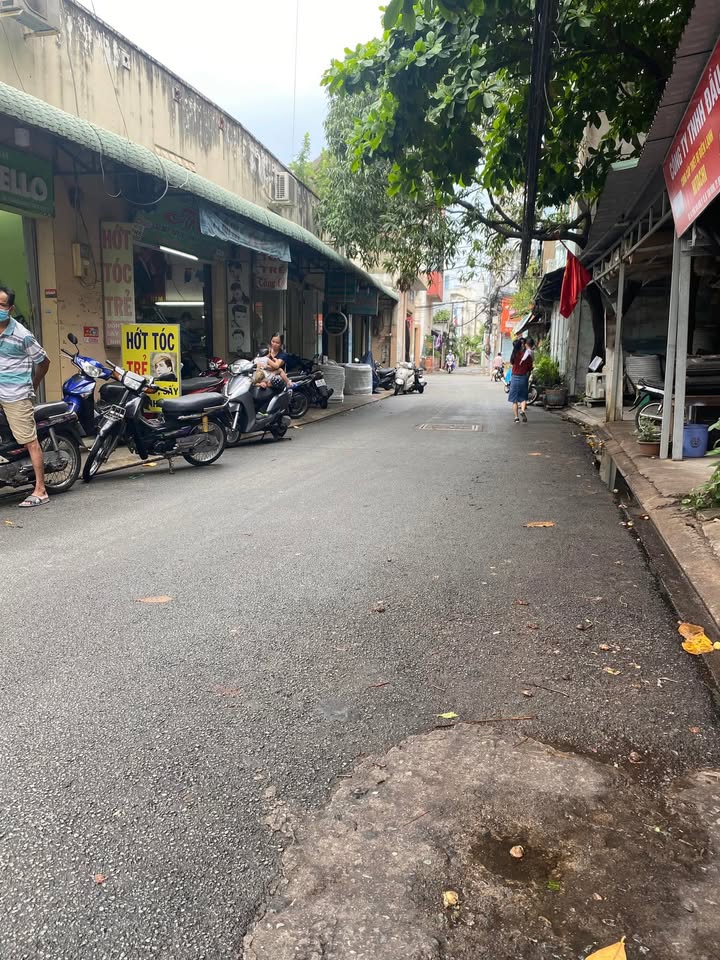 Nhà hẻm 3m đường Tống Văn Hên, quận Tân Bình 32m² giá 3.65 tỷ - An ninh tốt, yên tĩnh!