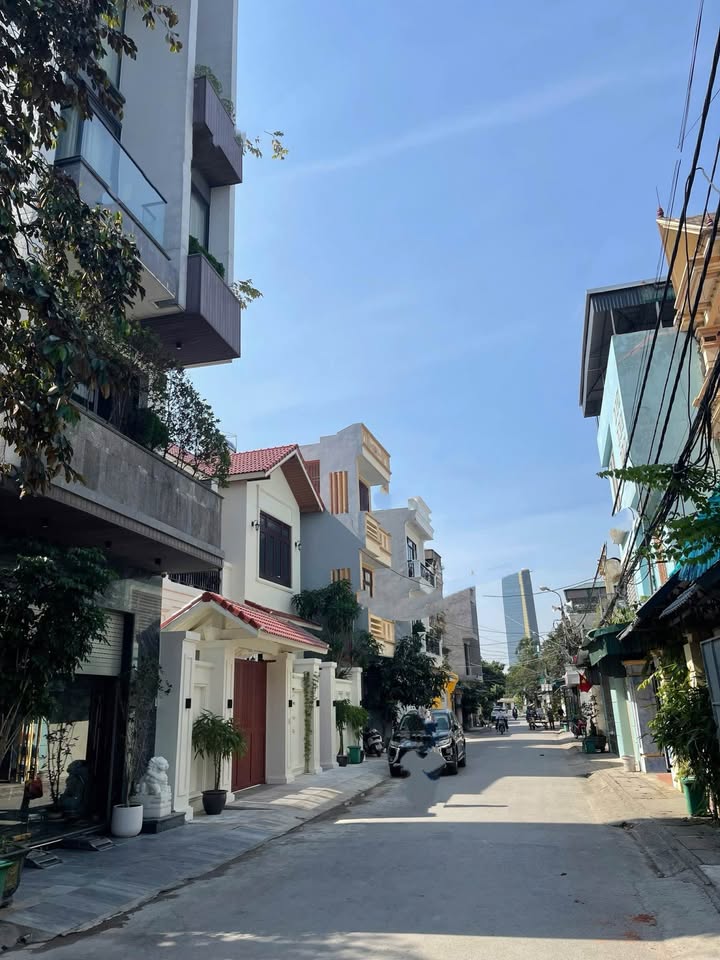 Lô đất mặt tiền 13m tại Đông Hương, 279m² giá 11 tỷ - Tặng kèm nhà 2 tầng kiên cố!