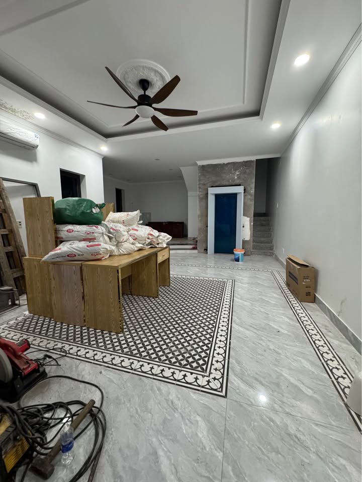 Nhà góc Đồng Quang Thái Nguyên 92m² giá 5 tỷ - Full nội thất cao cấp, thang máy