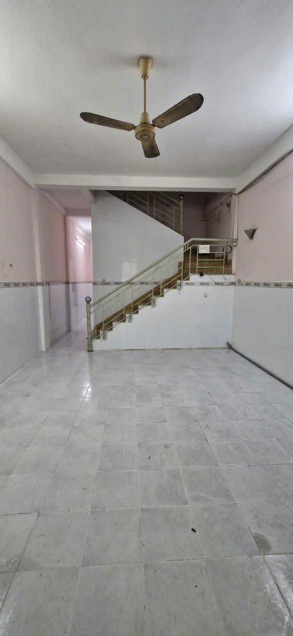 Nhà trệt lầu tại KDC 586, Hưng Phú, Cần Thơ 80m² giá 2.4 tỷ - Vị trí đẹp, pháp lý rõ ràng!